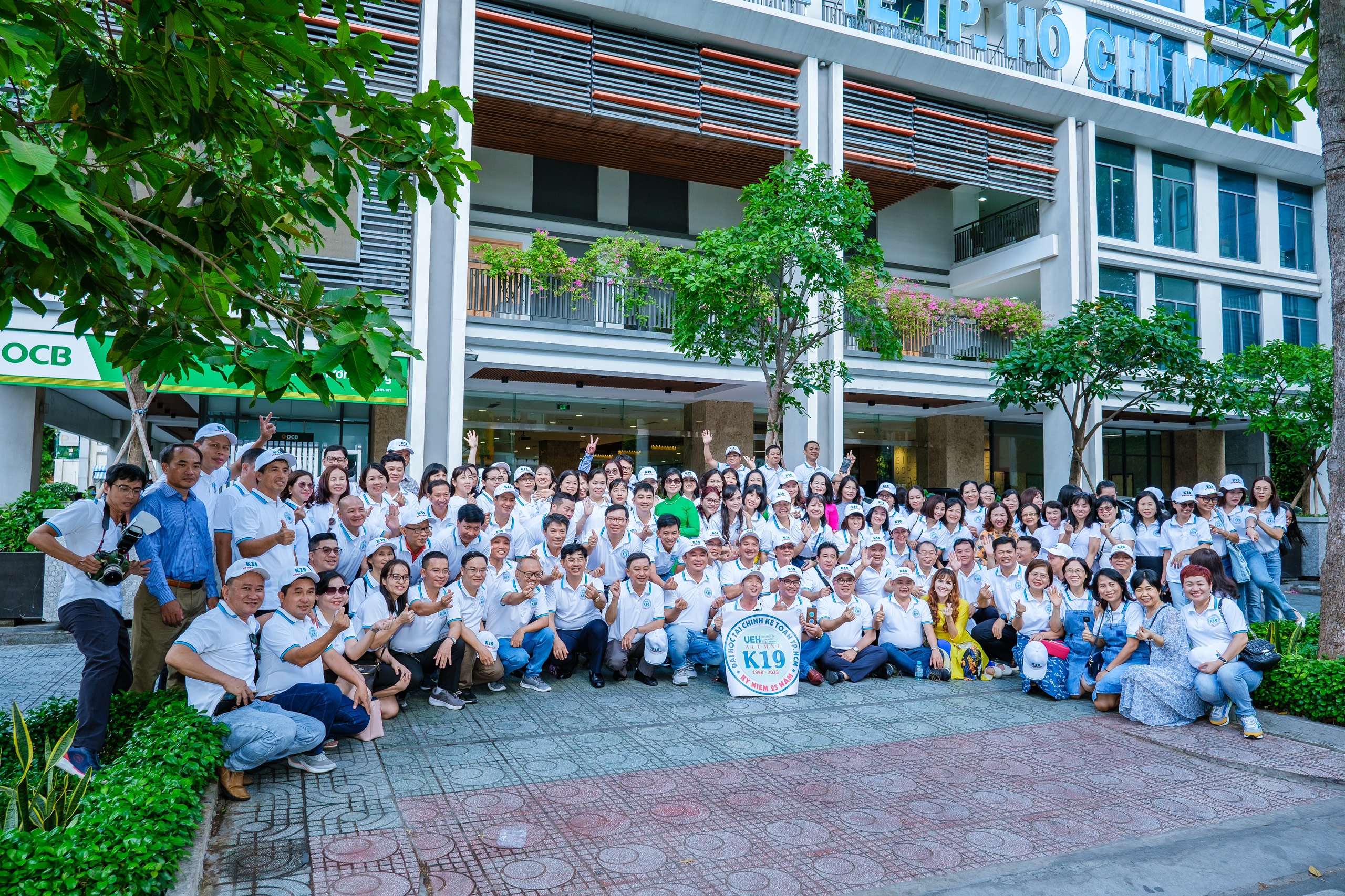 Họp mặt kỷ niệm 25 năm ra trường của khóa 19 - Trường Đại học Tài chính Kế toán TP.HCM