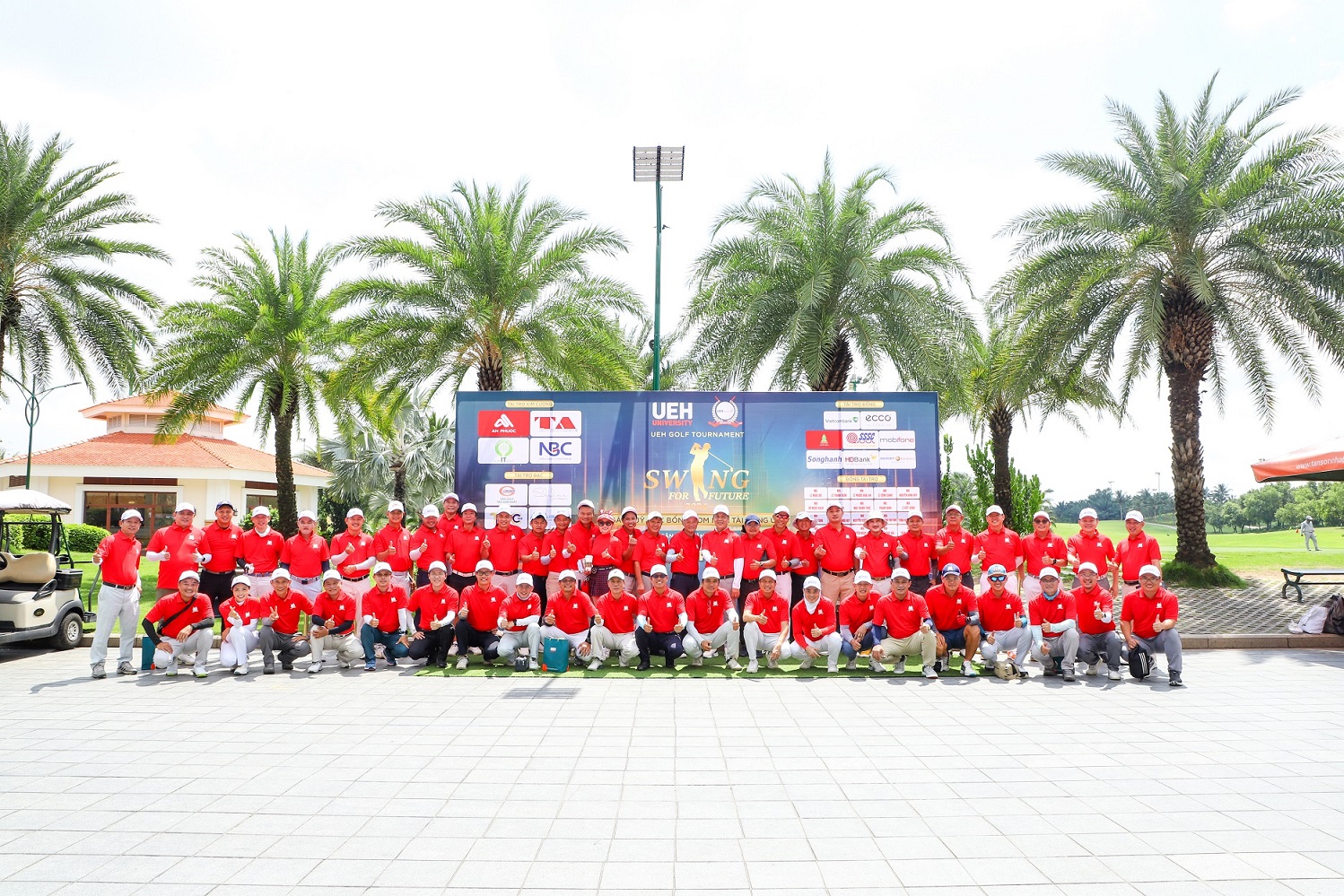 Giải golf thường niên UEH Golf Tournament - Swing for Future 2024: 850 triệu đồng đã được gây quỹ học bổng Ươm mầm tài năng UEH